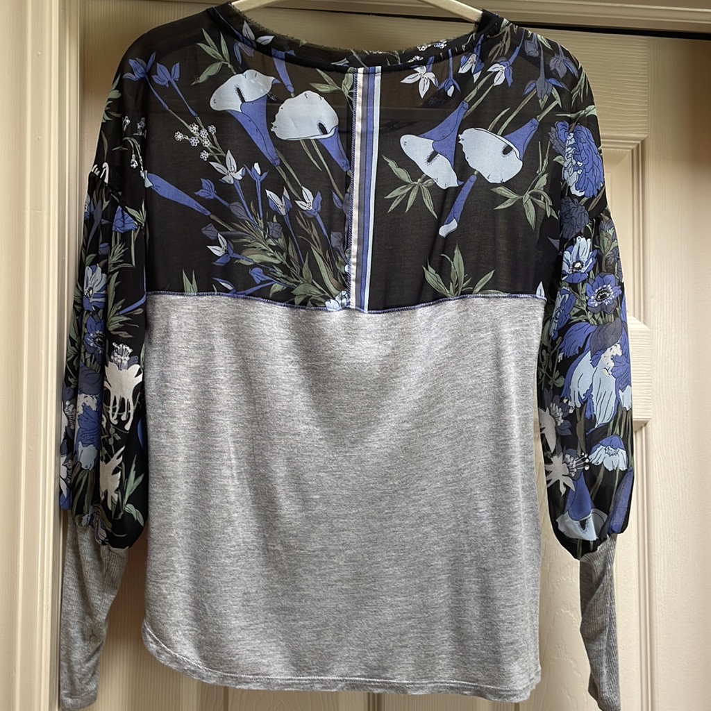 Tiny Blouse Size Small